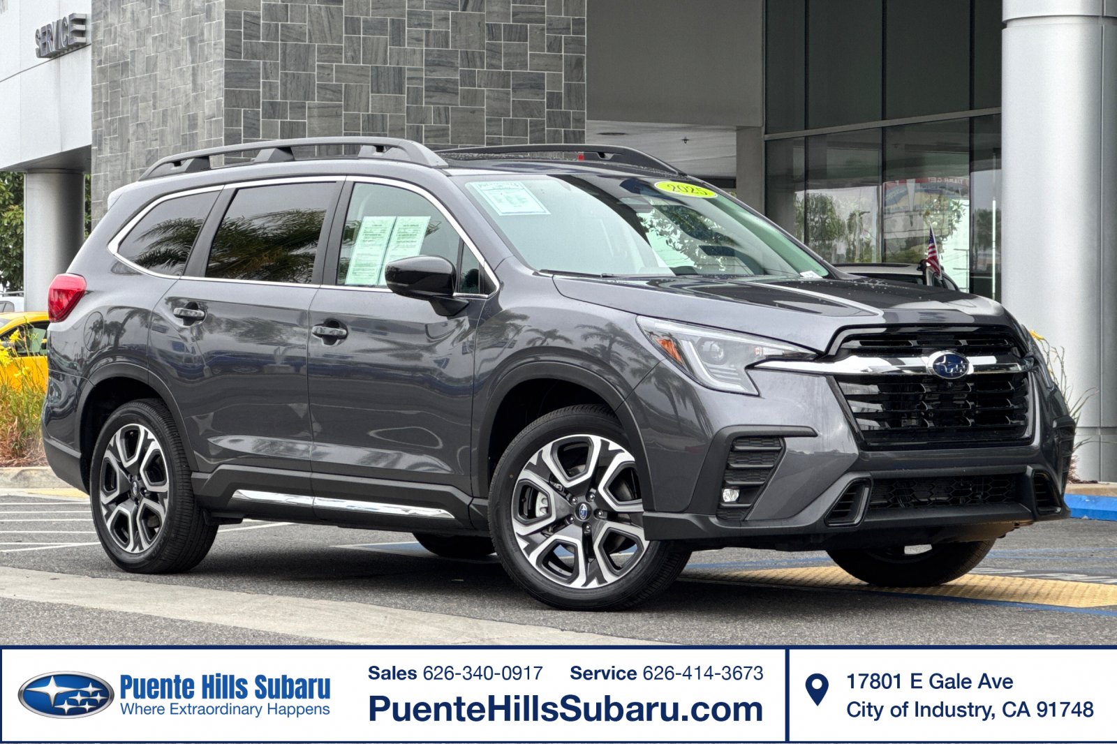 Used 2025 Subaru Ascent Limited AWD/4WD image 1