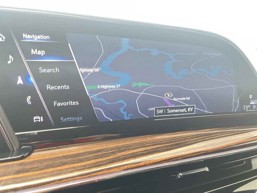 Used 2023 Cadillac Escalade Premium Luxury AWD/4WD image 22