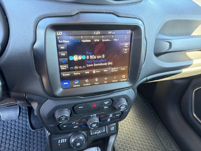 Used 2023 Jeep Renegade Latitude w/ Premium Group AWD/4WD image 20