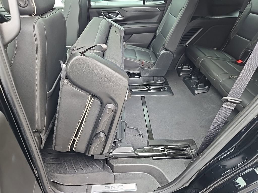 Used 2023 GMC Yukon SLT w/ SLT Premium Package image 45