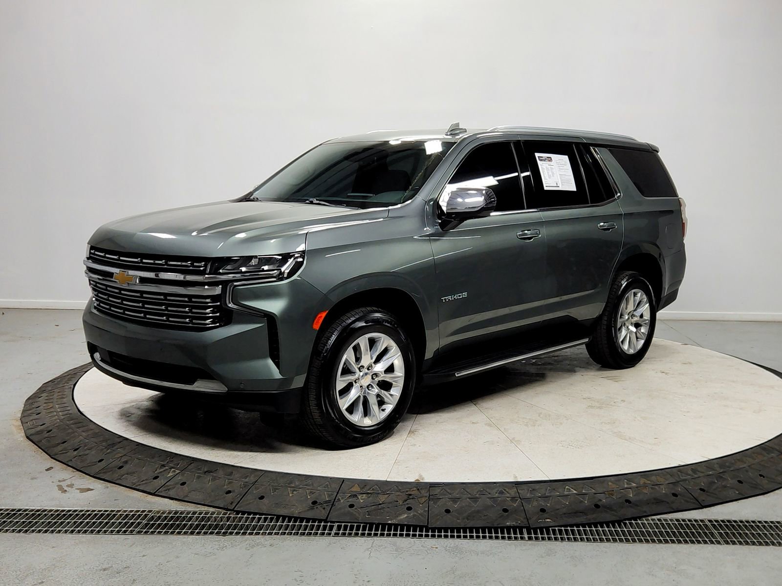 Used 2023 Chevrolet Tahoe Premier image 3