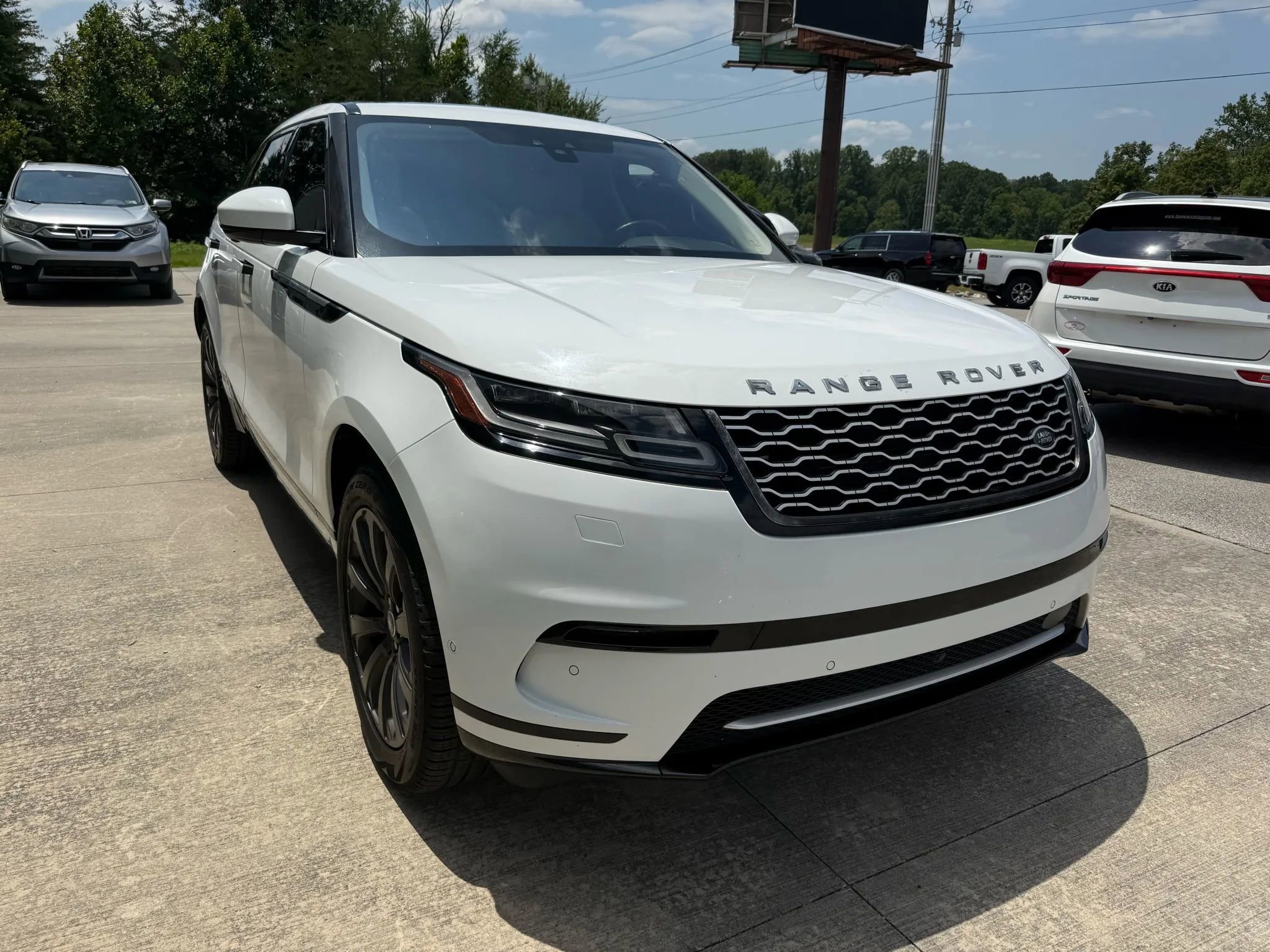 Used 2020 Land Rover Range Rover Velar S image 33
