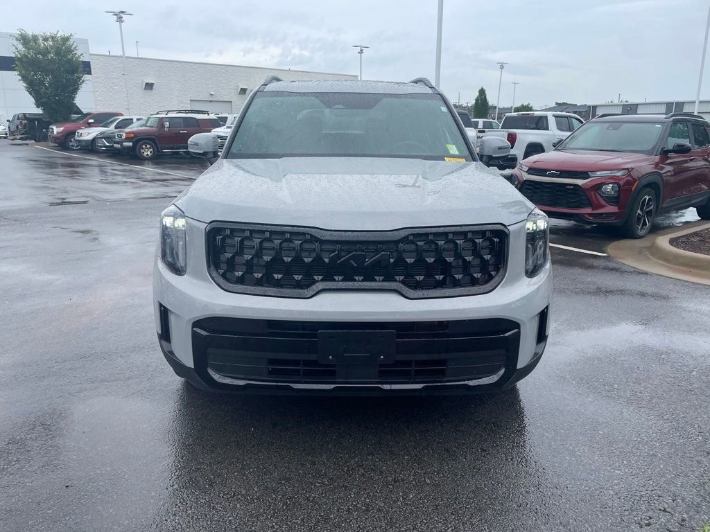 Used 2025 Kia Telluride AWD image 2