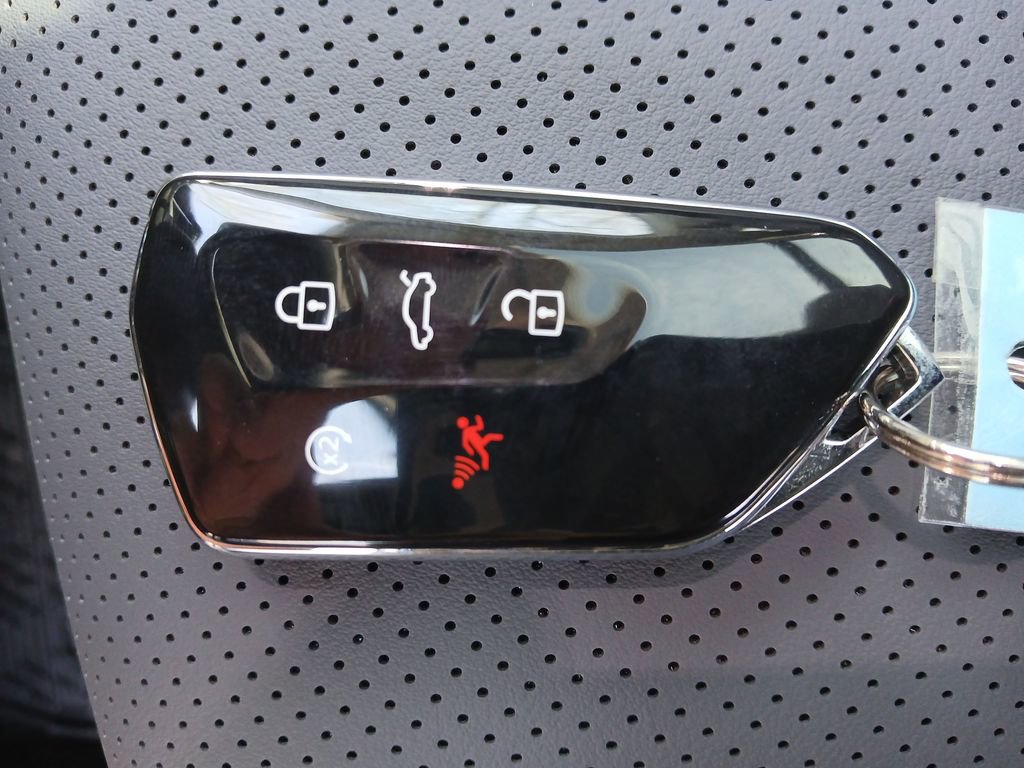 New 2026 Volkswagen Tiguan SE image 28