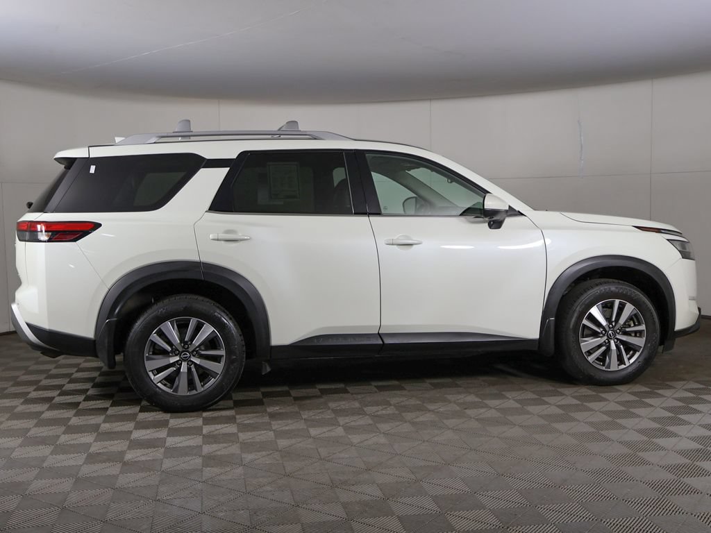 Used 2023 Nissan Pathfinder SL AWD/4WD image 19