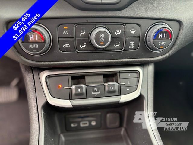 Used 2024 GMC Terrain SLT image 19