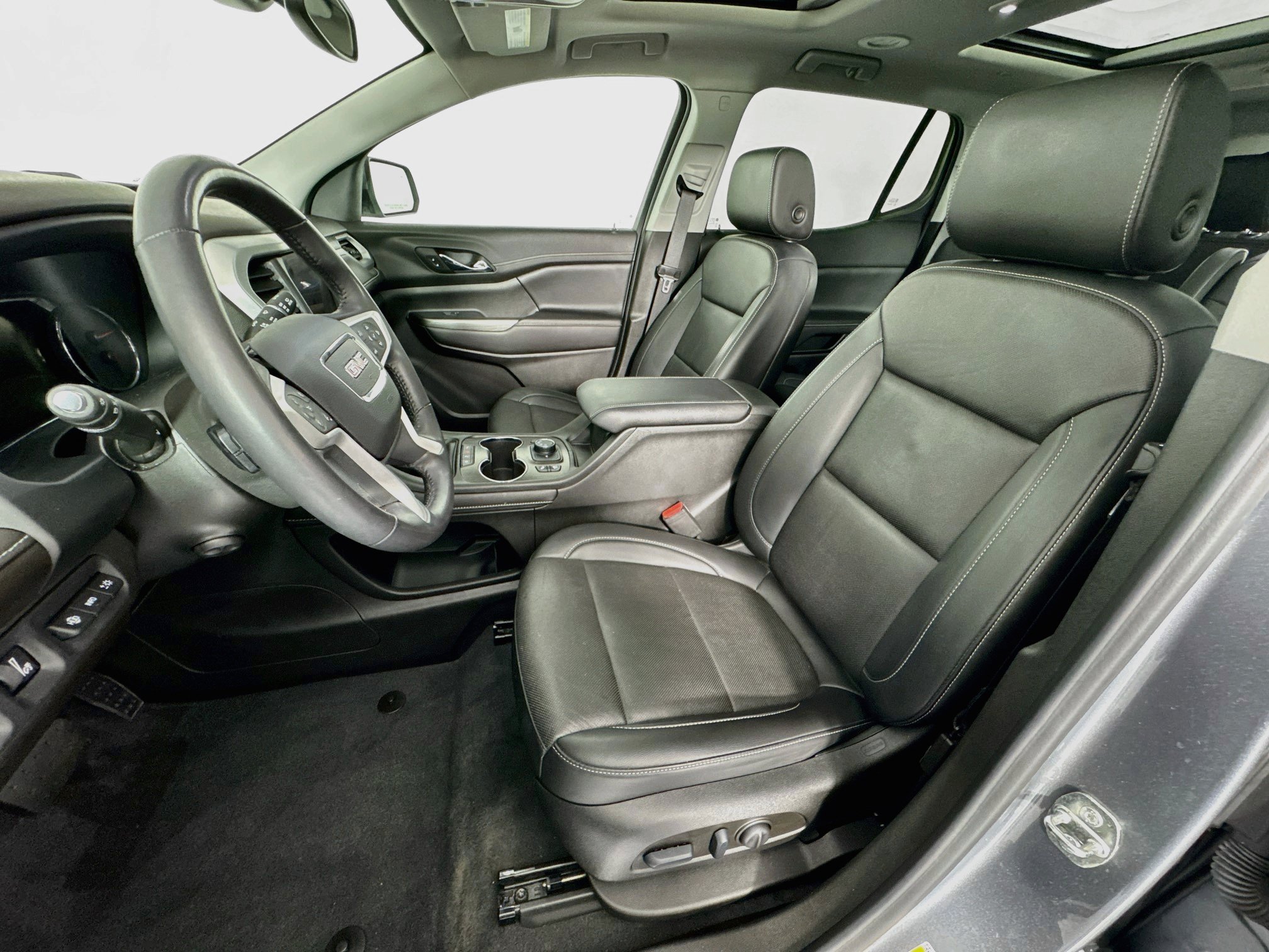 Used 2022 GMC Acadia SLT w/ Technology Package AWD/4WD image 22