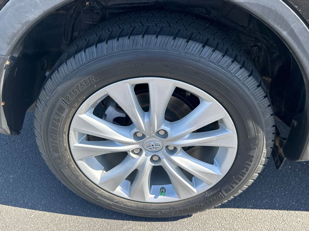 Used 2015 Toyota RAV4 Limited image 17