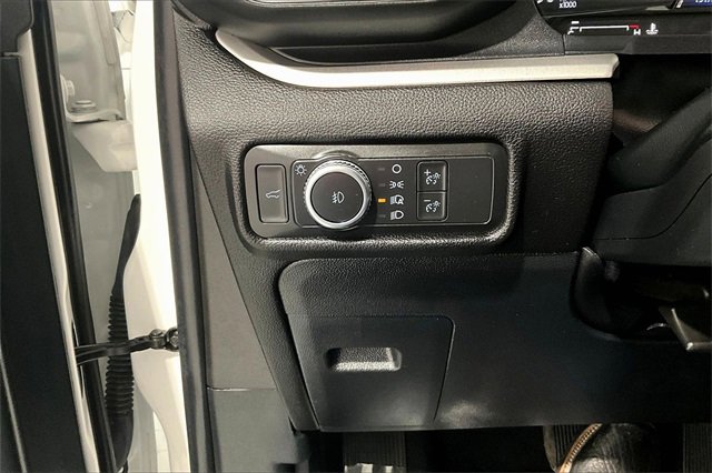 Used 2021 Ford Explorer XLT w/ Equipment Group 202A image 16