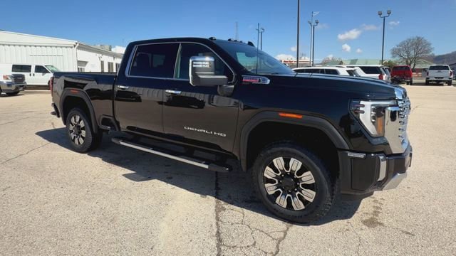 New 2026 GMC Sierra 2500 Denali w/ Denali Reserve Package AWD/4WD image 2