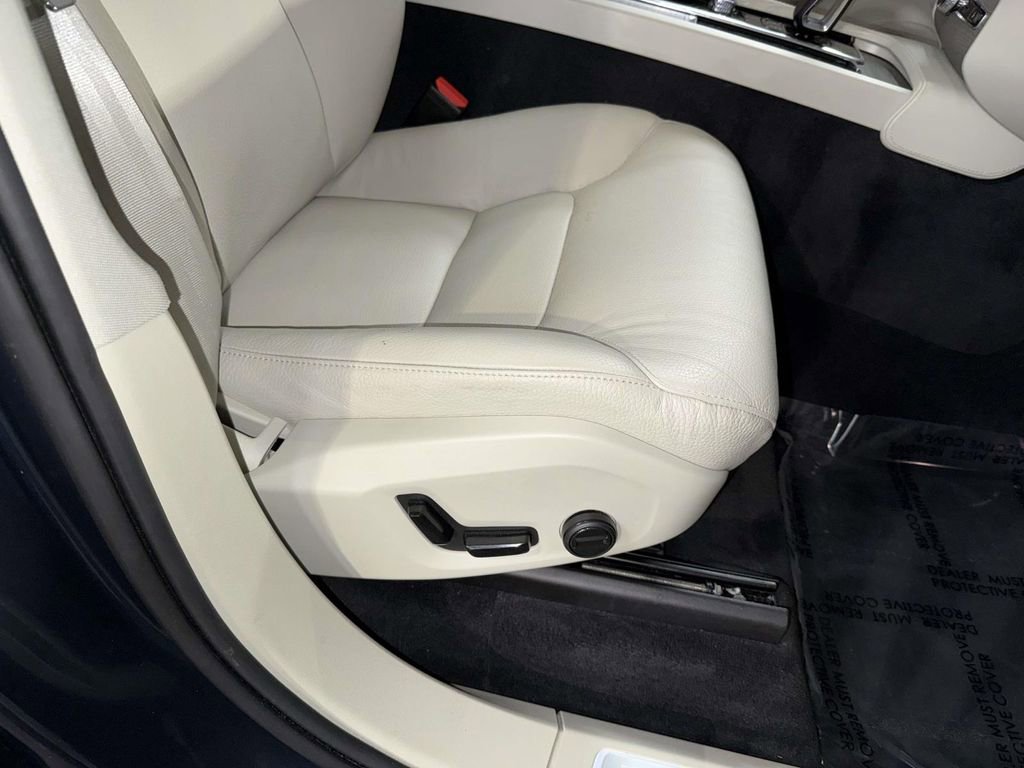 Used 2024 Volvo XC90 B6 Plus image 15
