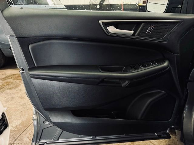 Used 2023 Ford Edge SE image 12