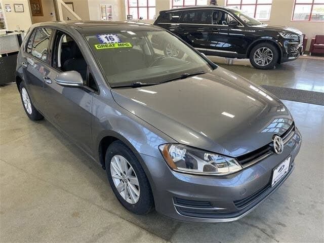Used 2016 Volkswagen Golf S FWD image 2