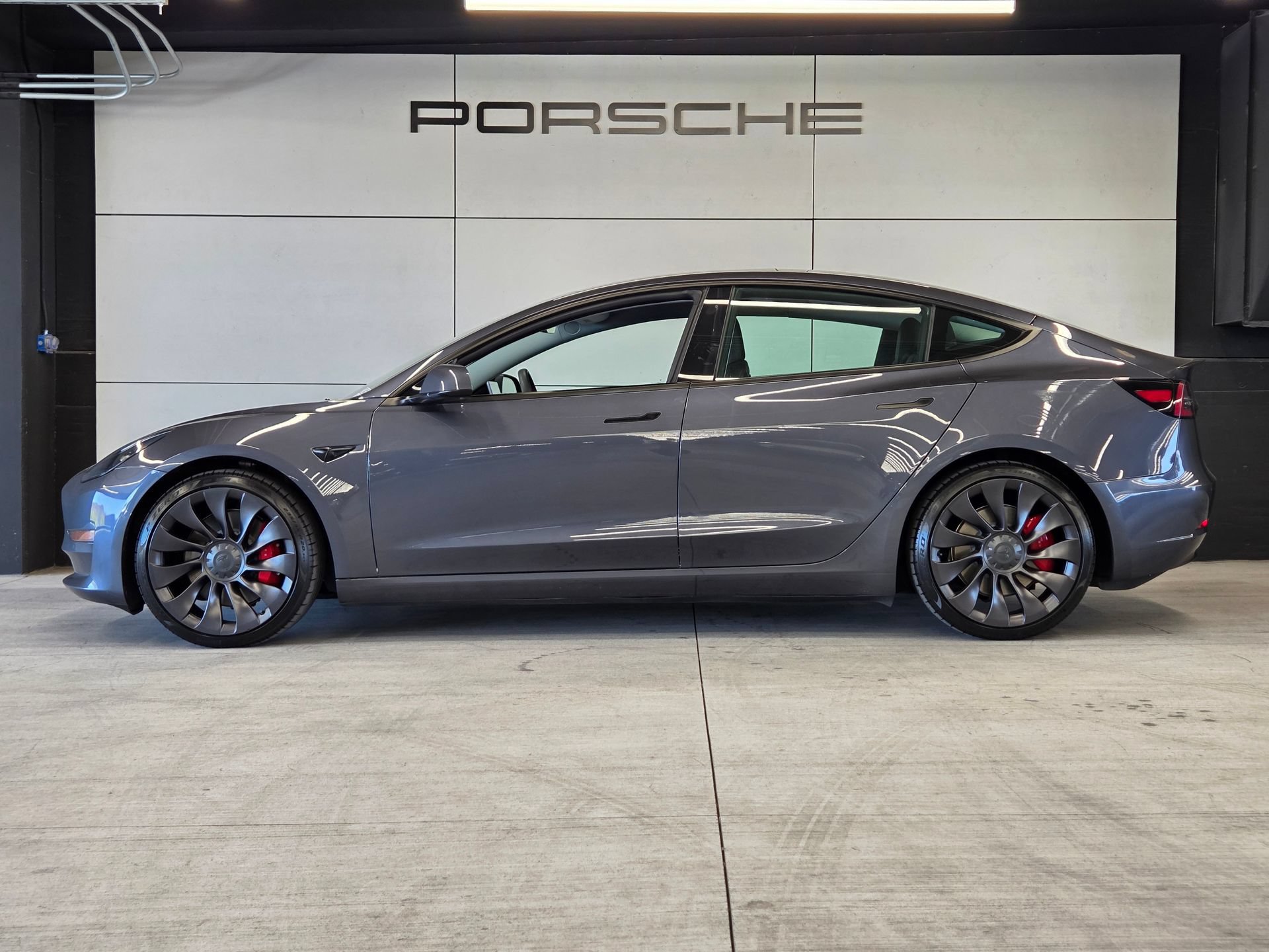 Used 2022 Tesla Model 3 Performance AWD/4WD image 2