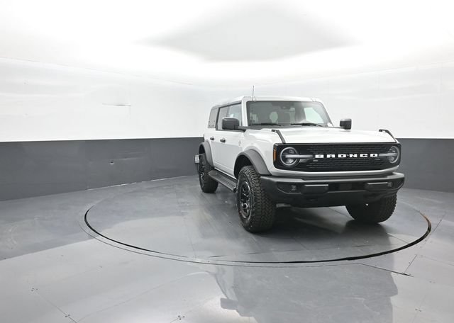 New 2026 Ford Bronco Outer Banks w/ Sasquatch Package AWD/4WD image 2