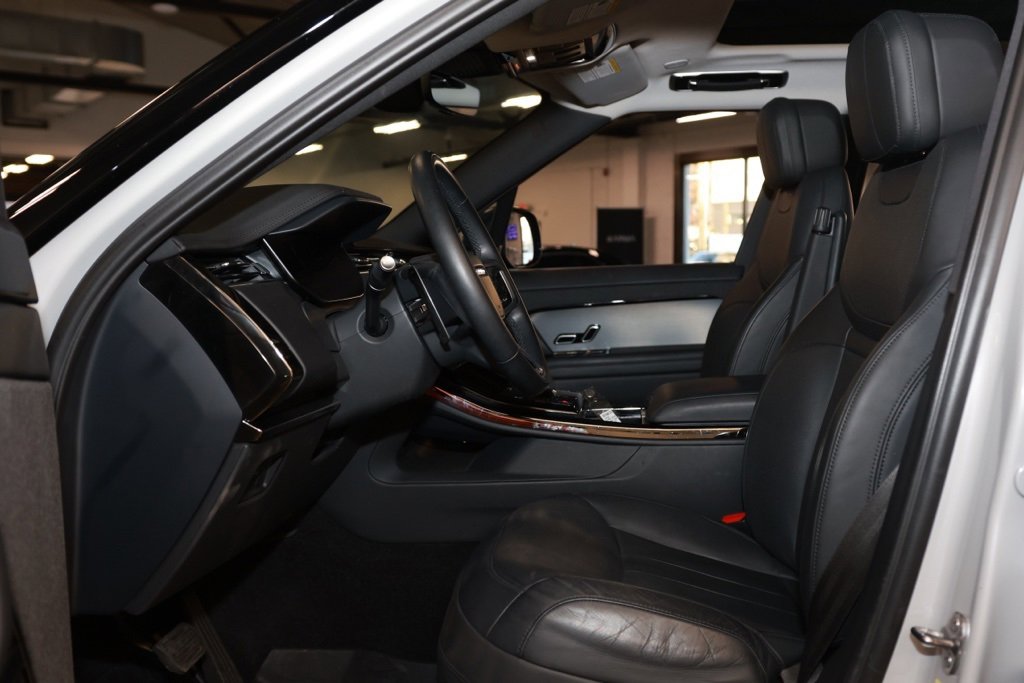 Used 2024 Land Rover Range Rover Sport SE image 9