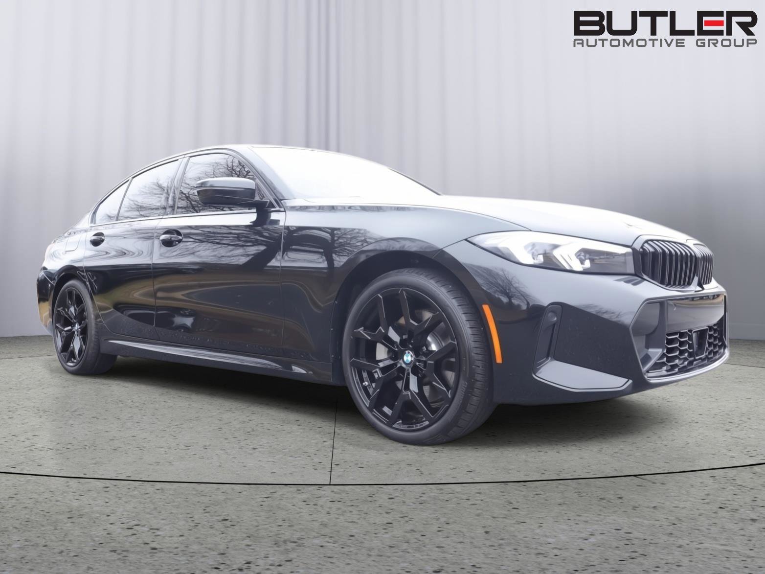 Used 2026 BMW 330i Sedan w/ M Sport Package image 9