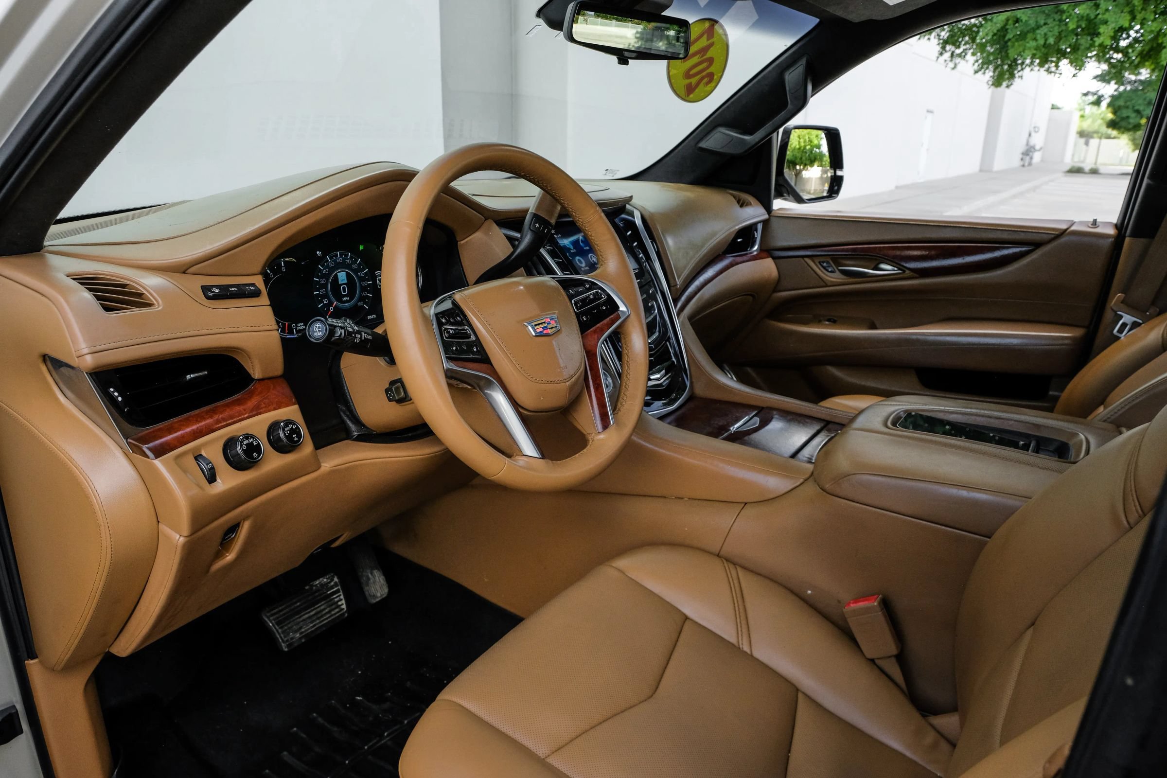 Used 2017 Cadillac Escalade ESV Platinum AWD/4WD image 19