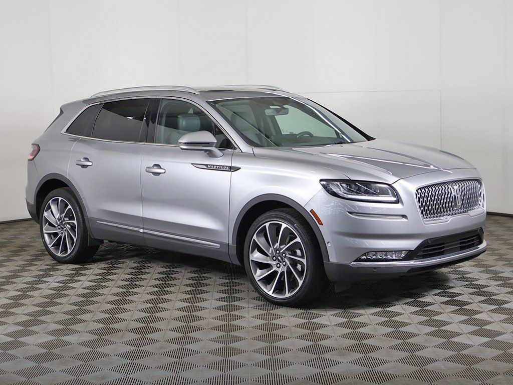 Used 2023 Lincoln Nautilus Reserve w/ Equipment Group 202A AWD/4WD image 2