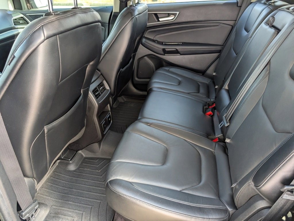 Used 2017 Ford Edge Titanium w/ Technology Package image 29