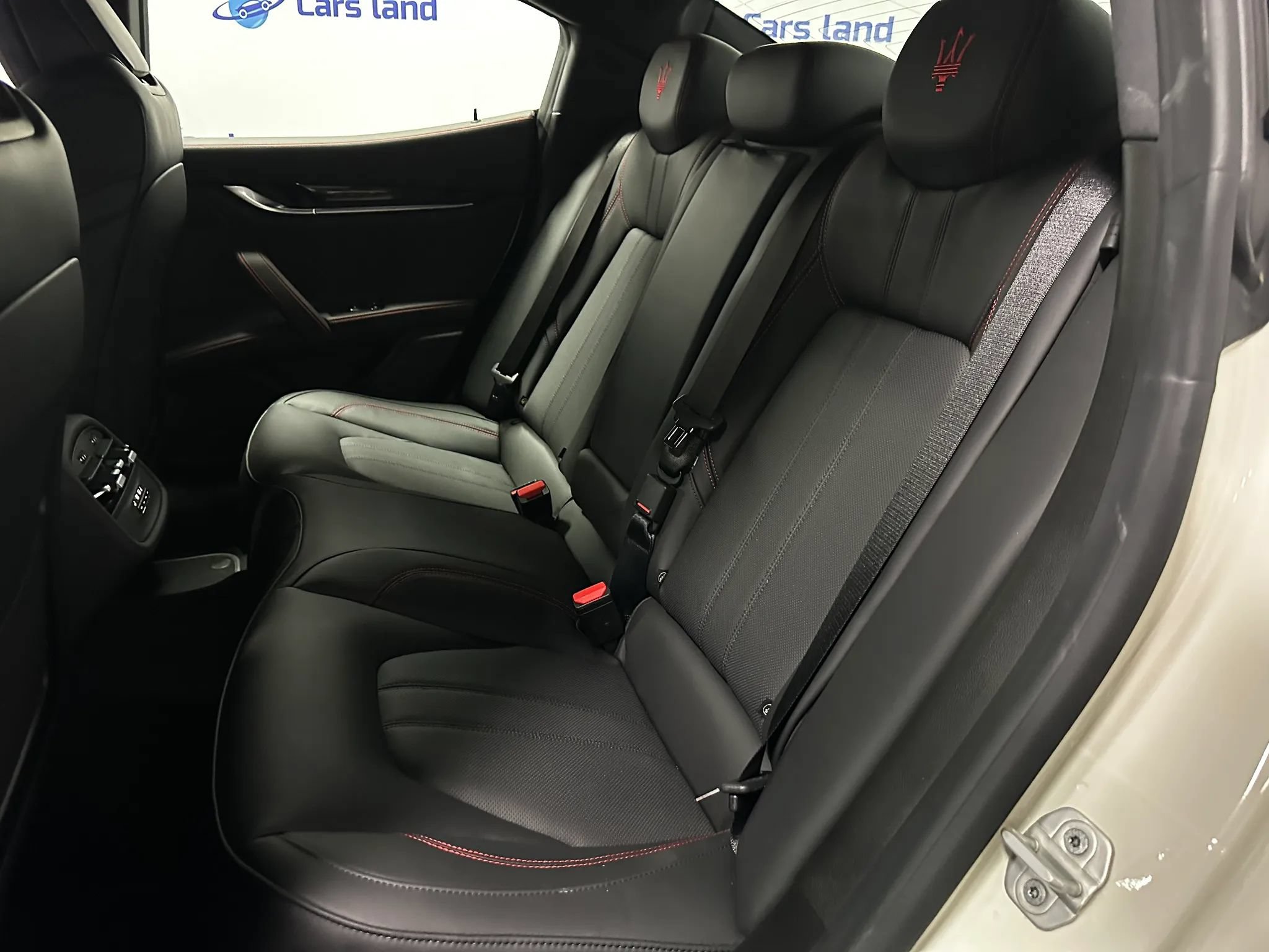 Used 2024 Maserati Ghibli Modena Q4 AWD/4WD image 15