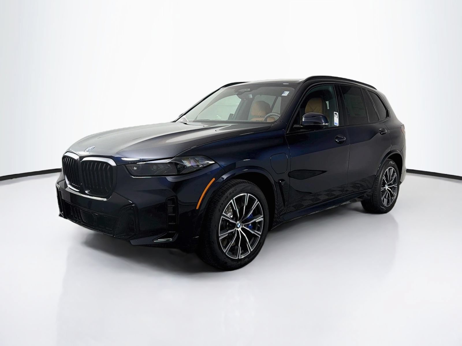 New 2026 BMW X5 xDrive50e w/ M Sport Package AWD/4WD image 3