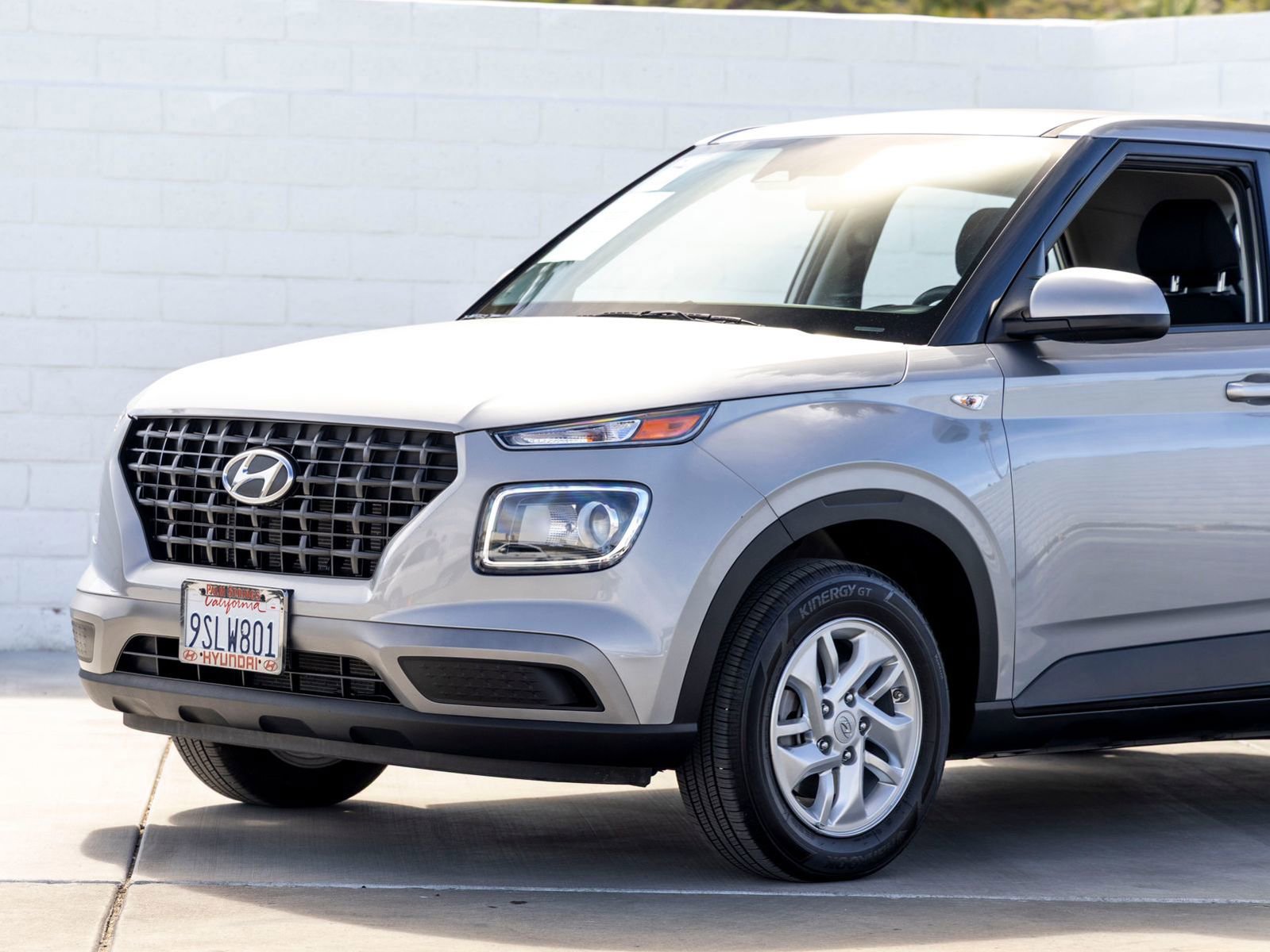 Used 2025 Hyundai Venue SE image 6