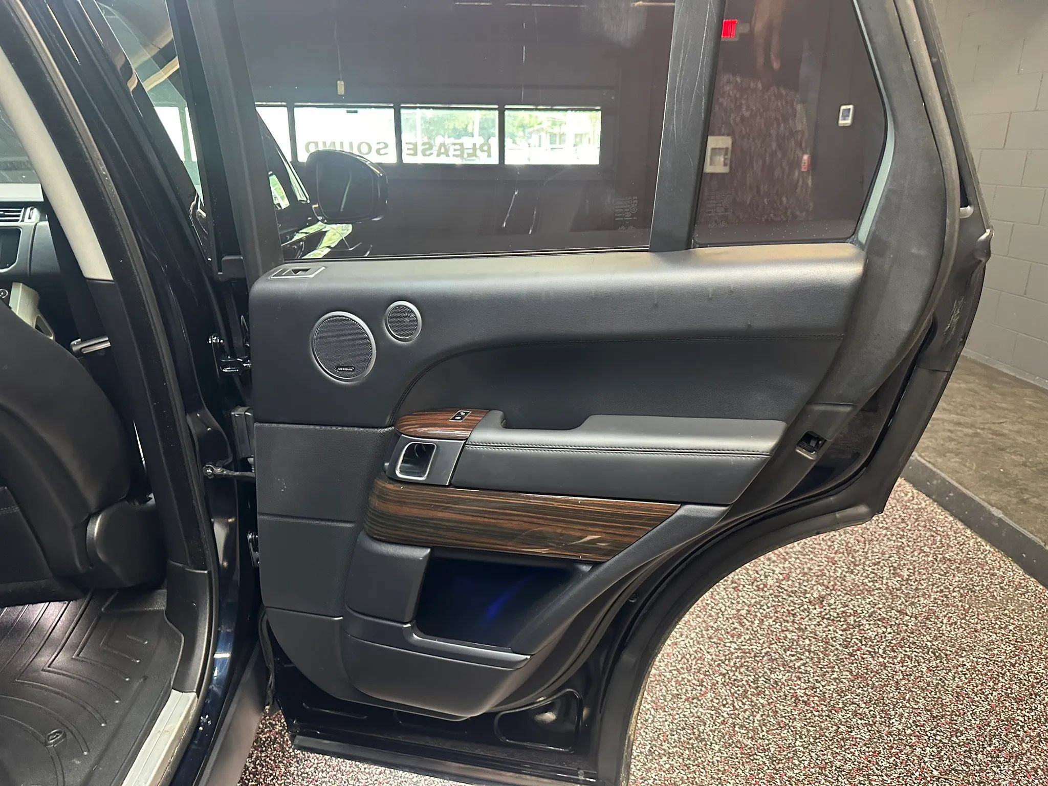Used 2014 Land Rover Range Rover HSE AWD/4WD image 26