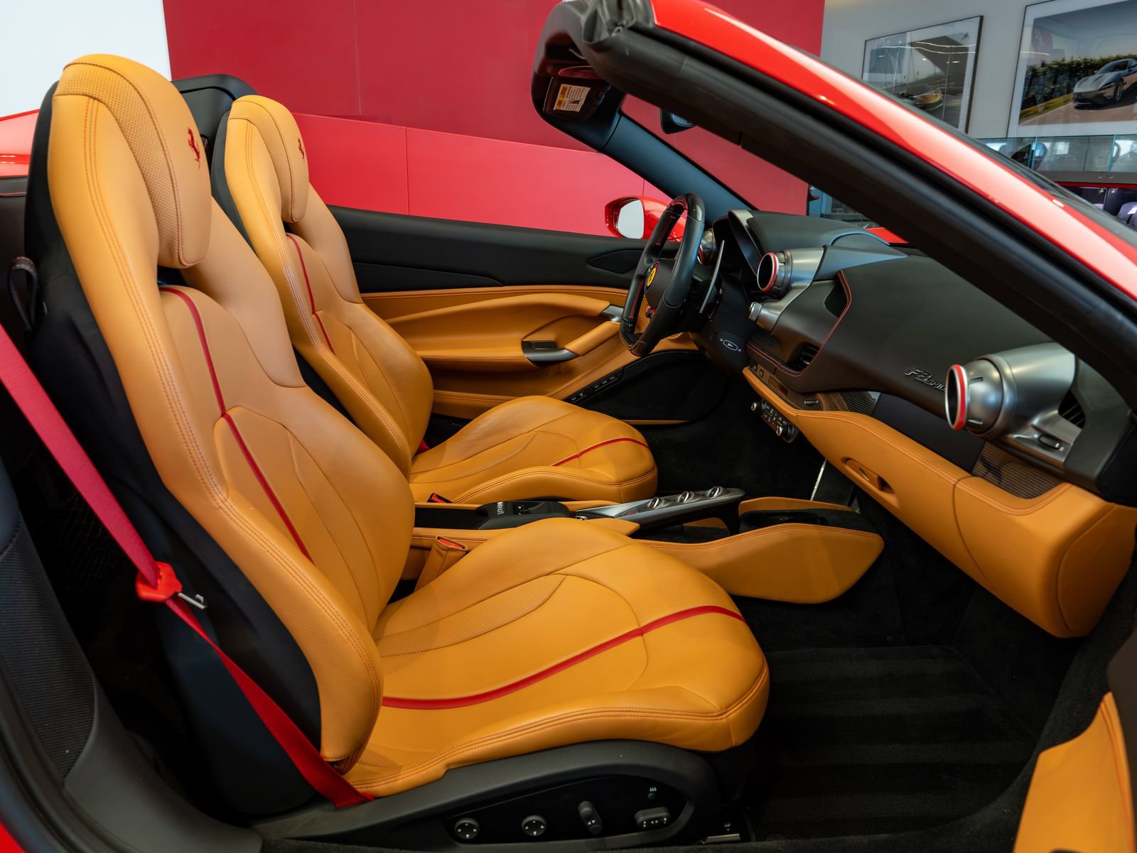 Certified 2021 Ferrari F8 Tributo RWD image 18