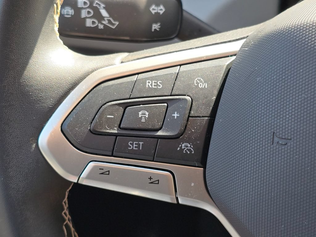 Certified 2024 Volkswagen Taos SEL AWD/4WD image 15