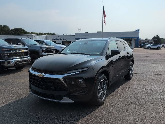 Used 2023 Chevrolet Blazer LT w/ Convenience Package FWD image 2
