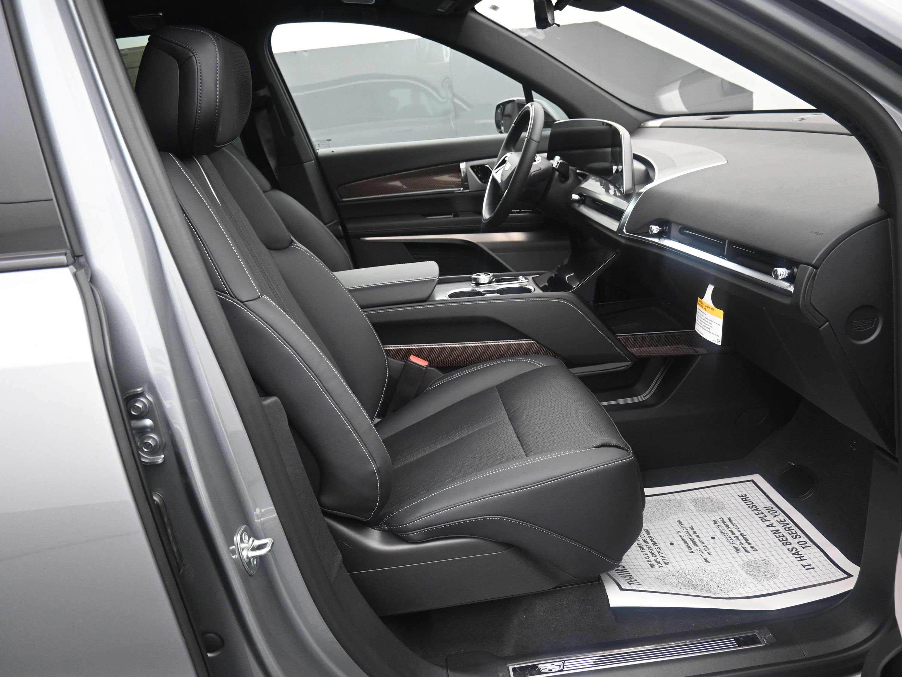 New 2026 Cadillac Vistiq Luxury w/ LPO, Floor Liner Package image 12