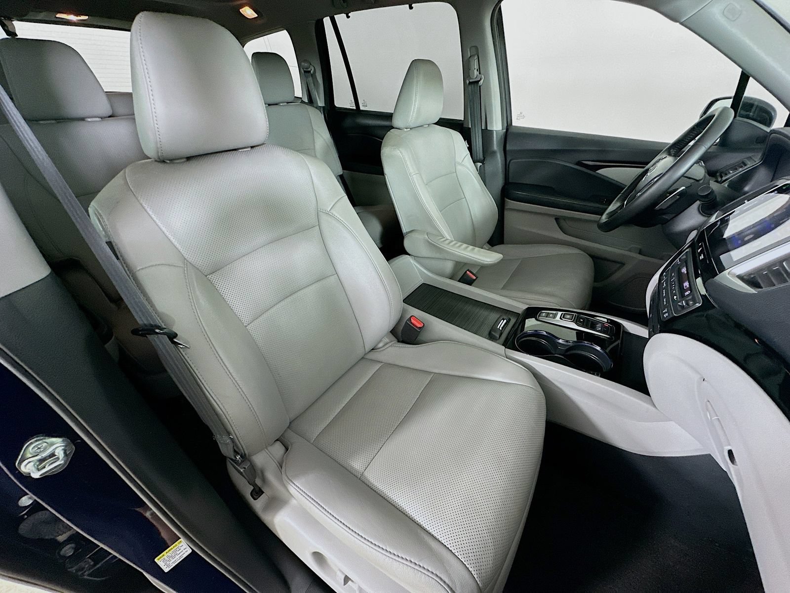 Used 2016 Honda Pilot Elite image 44
