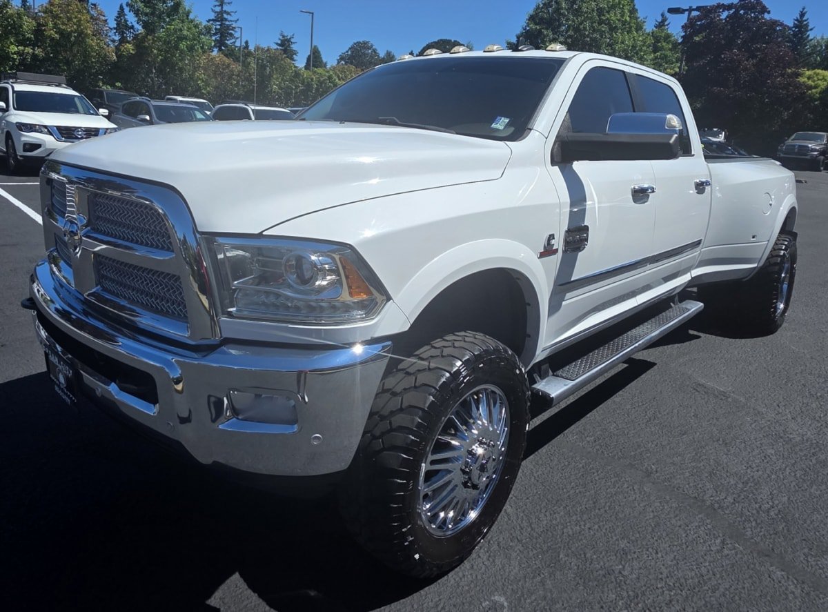Used 2017 RAM 3500 Laramie Longhorn AWD/4WD image 3