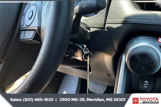 Used 2025 Toyota RAV4 LE image 9