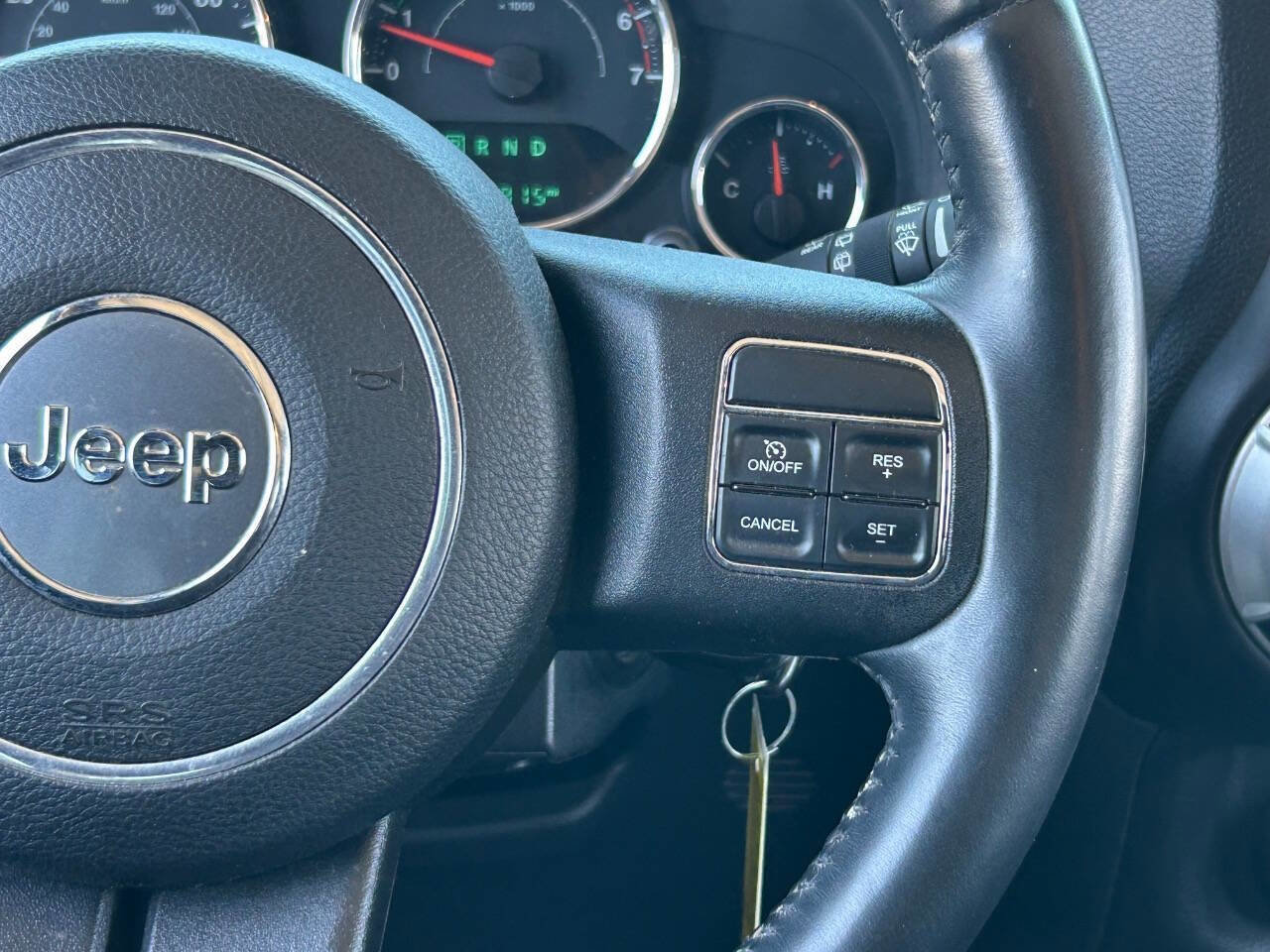 Used 2016 Jeep Wrangler Unlimited Sahara w/ Connectivity Group AWD/4WD image 22