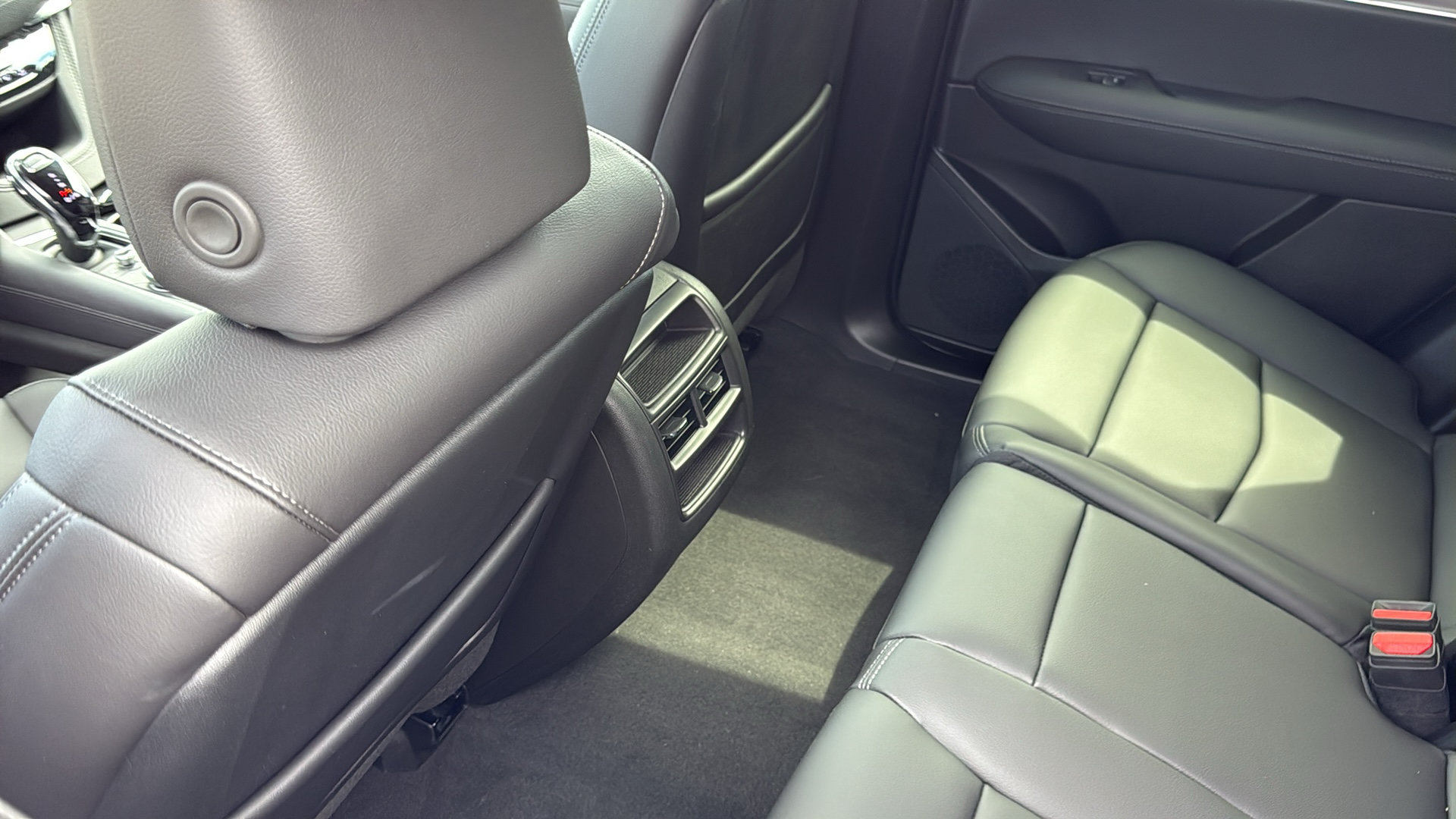 New 2026 Cadillac XT5 Luxury w/ LPO, Floor Liner Package AWD/4WD image 32