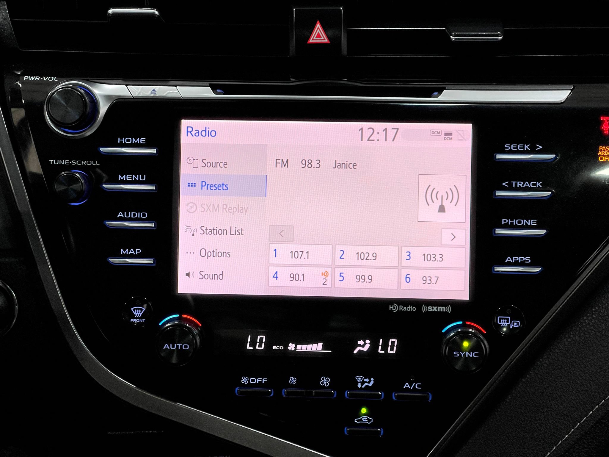 Used 2020 Toyota Camry XSE FWD image 23
