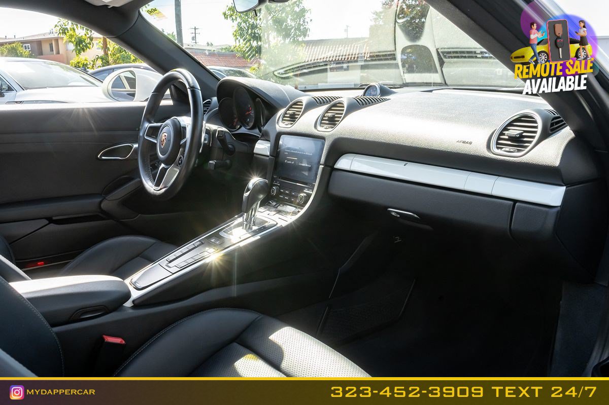 Used 2018 Porsche 718 Cayman RWD image 12