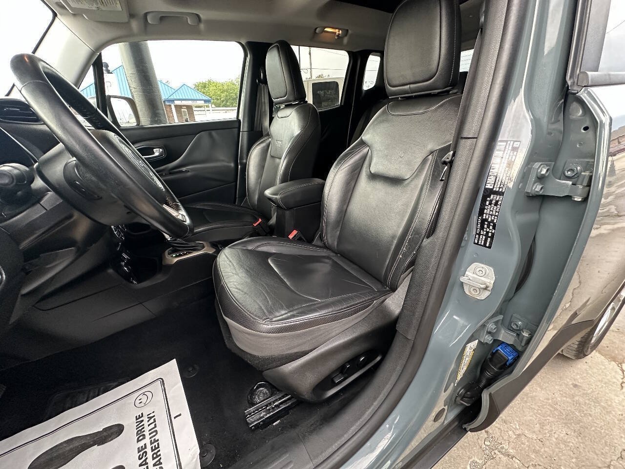 Used 2017 Jeep Renegade Limited AWD/4WD image 17