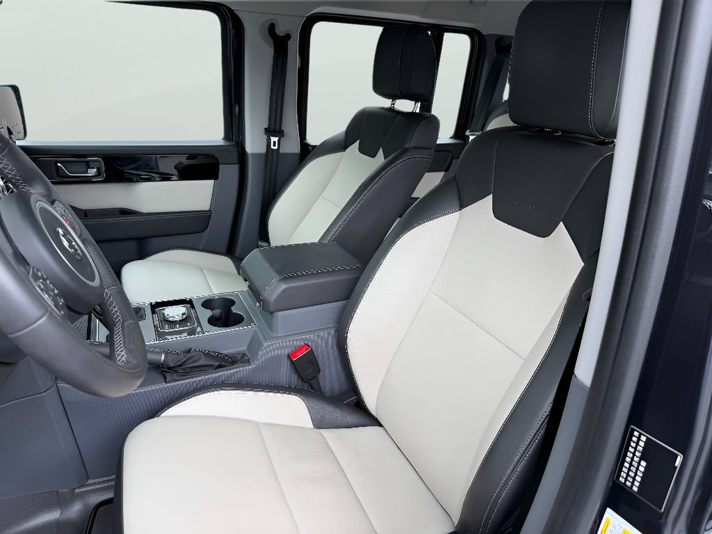 Used 2024 INEOS Grenadier Station Wagon AWD/4WD image 32