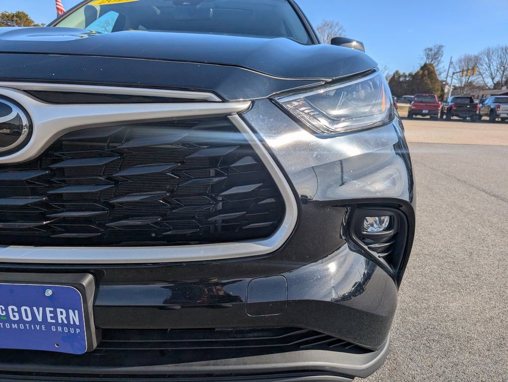 Used 2023 Toyota Highlander XLE image 11