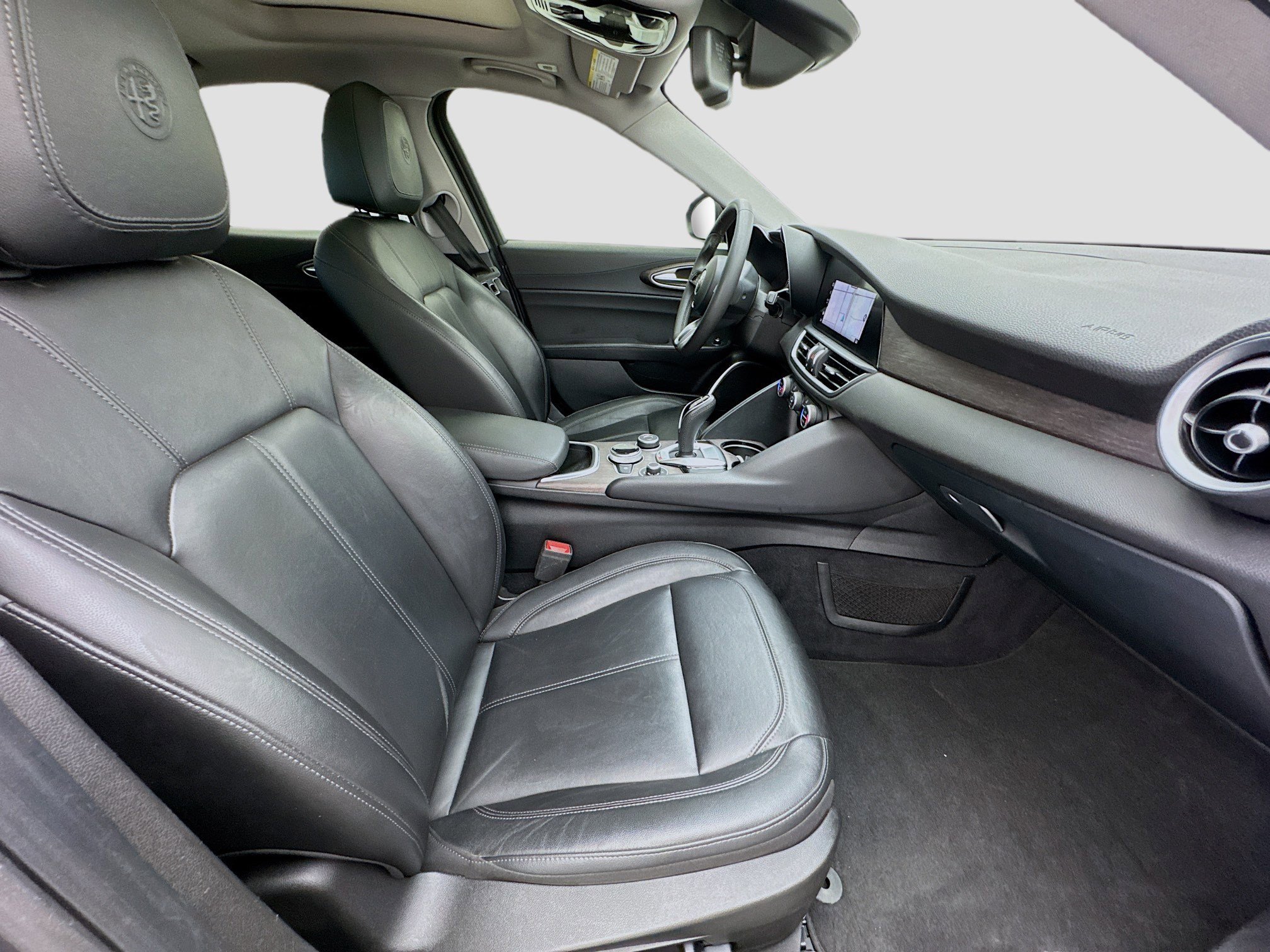 Used 2021 Alfa Romeo Giulia Ti w/ Nero Edizione image 20