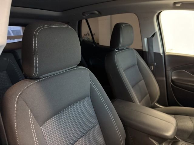 Used 2023 GMC Terrain SLE w/ Driver Convenience Package image 38