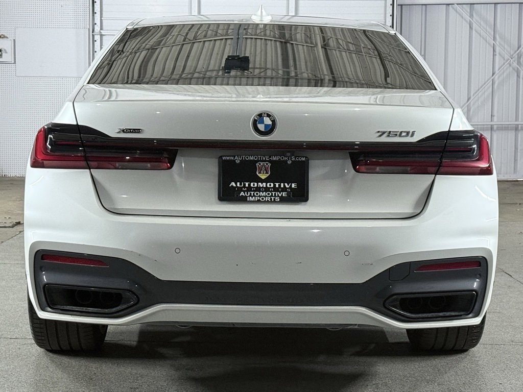 Used 2022 BMW 750i xDrive w/ Executive Package image 11