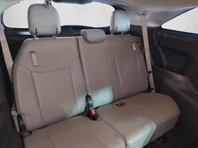 Used 2025 Toyota Sienna XLE FWD image 19