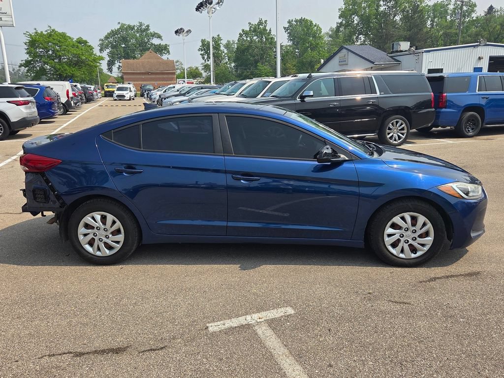Used 2017 Hyundai Elantra SE FWD image 8