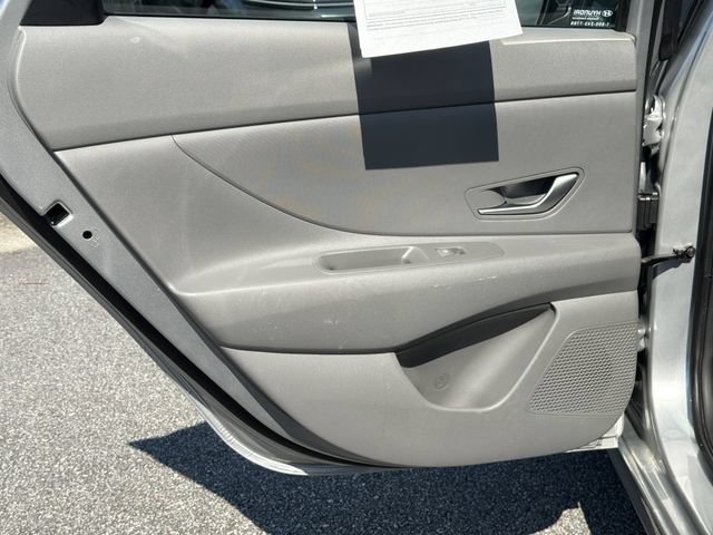 Certified 2022 Hyundai Elantra SE FWD image 21