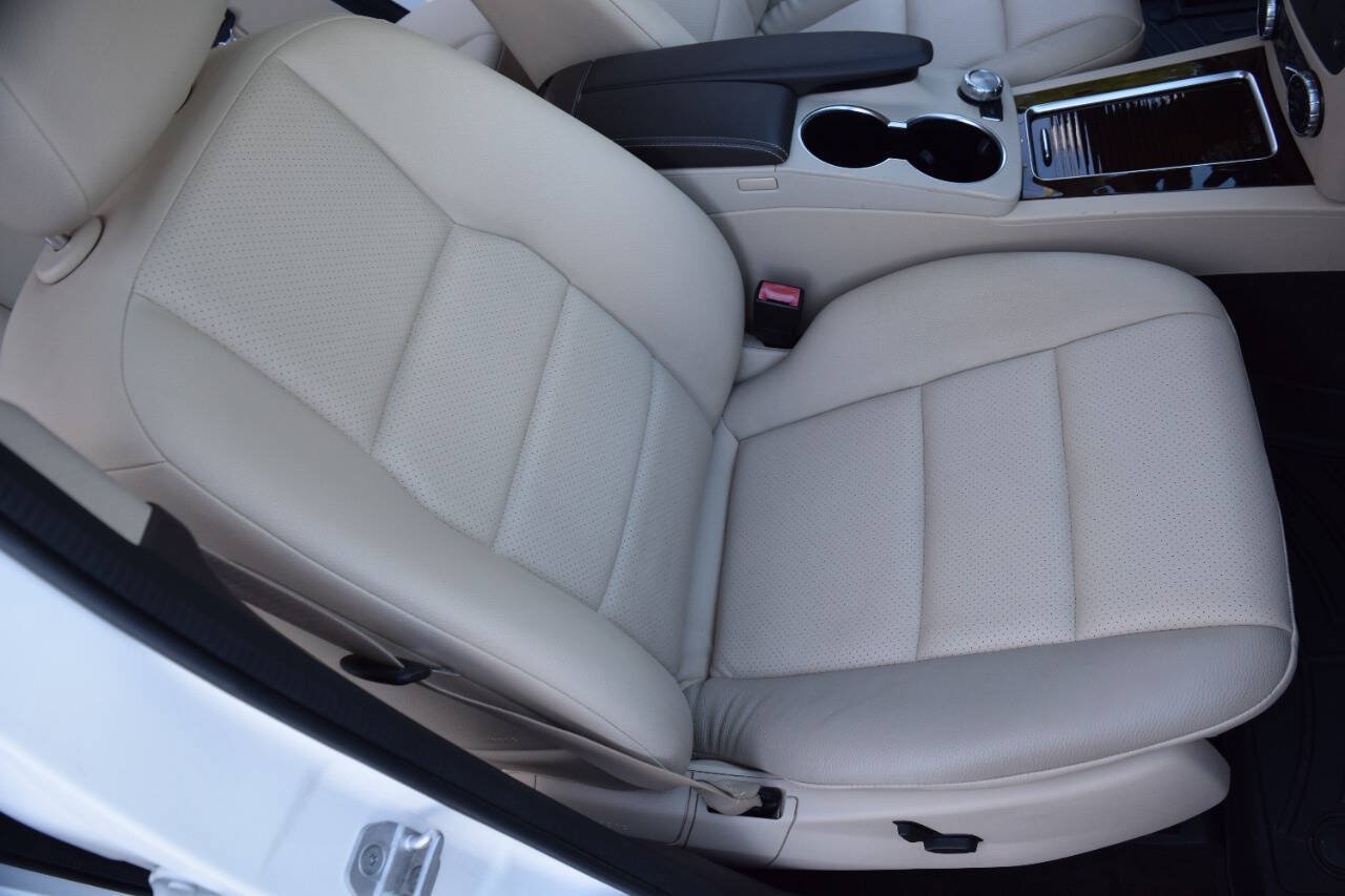 Used 2013 Mercedes-Benz GLK 250 BlueTEC 4MATIC image 47