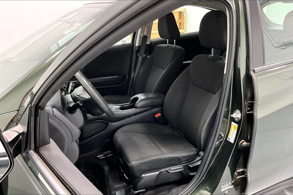 Used 2017 Honda HR-V LX image 31
